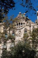 fachadas de edificios de gran interes arquitectonico en la ciudad de barcelona - españa foto