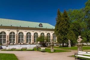 el palacio lazienki en el parque lazienki, varsovia. lazienki krolewskie. foto