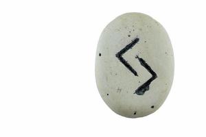 primer plano de runas de piedra vikingas, jera