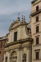 gran iglesia en el centro de roma, italia. foto