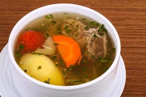 sopa de ternera con verduras foto