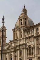 santa agnese en agone en piazza navona, roma, italia foto