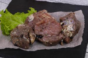 carne de cerdo marinada lista para cocinar foto