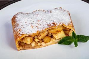 delicioso strudel de manzana foto