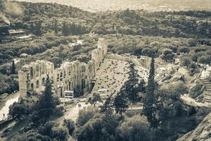 atenas attica grecia 2018 acrópolis de atenas odeón de herodes atticus anfiteatro ruinas grecia. foto