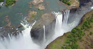 vue aérienne des chutes victoria, zimbabwe video