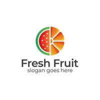rebanadas tropicales sandía de fruta fresca con diseño de logotipo naranja vector