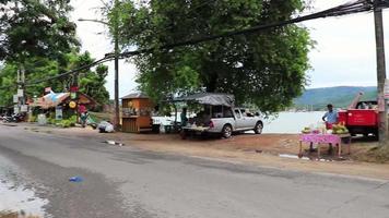 koh samui surat thani tailandia 2018 bares callejeros restaurantes pueblo de pescadores bo phut koh samui tailandia. video