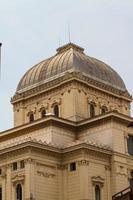 sinagoga y el gueto judío en roma, italia foto