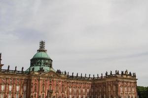 el nuevo palacio del parque real de sanssouci en potsdam, alemania foto