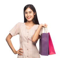 hermosa joven asiática con bolsas de compras, archivo png