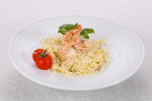 Italian pasta Linguini with prawns photo