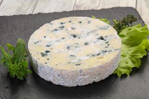 Round blue cheese photo