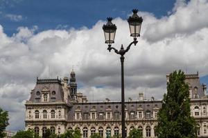 edificio historico en paris francia foto