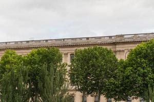 edificio historico en paris francia foto