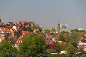 casco antiguo junto al río vistula paisaje pintoresco en la ciudad de varsovia, polonia foto