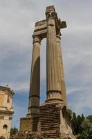 ruinas por teatro di marcello, roma - italia foto