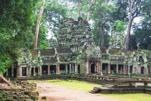 Angkor Wat complex photo