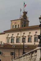 roma, el edificio de la consulta en la plaza del quirinale. foto