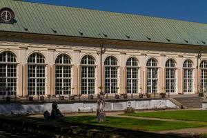 el palacio lazienki en el parque lazienki, varsovia. lazienki krolewskie. foto