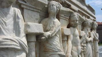 tombes romaines byzantines en pierre. pierre médiévale sculptée et décorée de tombes en pierre, romano-byzantine. video