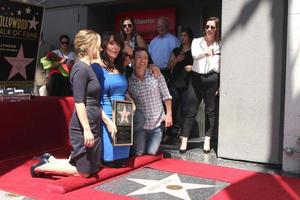 los angeles 9 de septiembre - christina applegate, katey sagal, ed o neill, david faustino en la ceremonia de la estrella del paseo de la fama de katey sagal hollywood en hollywood blvd. el 9 de septiembre de 2014 en los angeles, ca foto