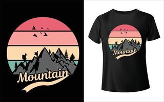 diseño de camiseta de camping de montaña vector