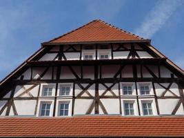 la pequeña ciudad de kandel en el pfalz alemán foto