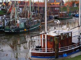 Greetsiel en la costa alemana del Mar del Norte foto