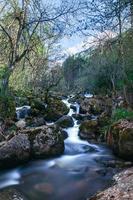 cascada en madriu perafita claror valle en andorra, patrimonio mundial de la unesco foto