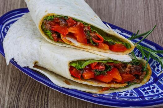 tortilla con carne foto