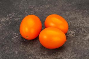 verduras sabrosas - montón de tomate amarillo foto