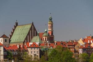 casco antiguo junto al río vistula paisaje pintoresco en la ciudad de varsovia, polonia foto