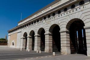 Viena Holdentor - entrada a Hofburg y Holdenplatz, Austria foto