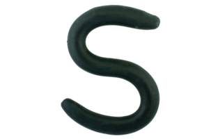 Alphabet s englische bunte Buchstaben handgefertigte Buchstaben aus Plastilin-Ton auf isoliertem weißem Hintergrund geformt png