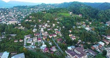 vista aérea del paisaje urbano de sujumi, abjasia foto