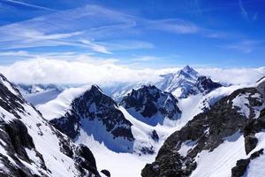 valle de titlis montañas nevadas foto