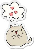 lindo gato de dibujos animados enamorado y burbuja de pensamiento como una pegatina impresa vector
