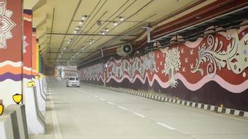 new delhi, inde, 21 juin 2022 - pm narendra modi dédie le tunnel de pragati et cinq passages souterrains du projet de couloir de transit intégré de pragati maidan à la nation, le tunnel de pragati s'ouvre pour la circulation