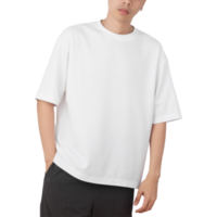 uomo con ritaglio di mockup di maglietta bianca oversize, file png