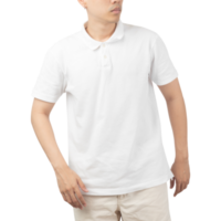 uomo in mockup di t-shirt polo bianca, modello di progettazione png