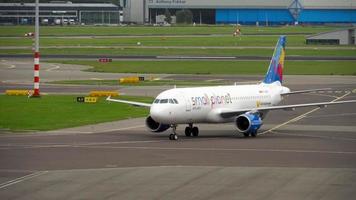 AMSTERDAM, THE NETHERLANDS JULY 29, 2017 - SmallPlanet Airbus A320 D ABDB taxiing after landing, Schiphol Airport, Amsterdam, Holland video