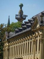 la ciudad de wuerzburg en el río principal foto