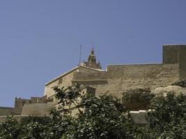 la isla de gozo en el mar mediterráneo foto