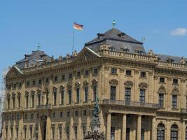 la ciudad de wuerzburg en el río principal foto