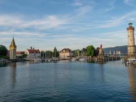 lindau en el lago de constanza en alemania foto