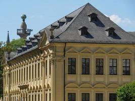 la ciudad de wuerzburg en el río principal foto