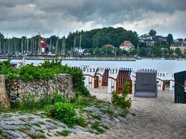la ciudad de eckernfoerde en el mar báltico foto