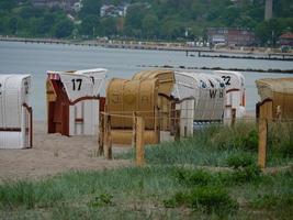 la ciudad de eckernfoerde en el mar báltico foto