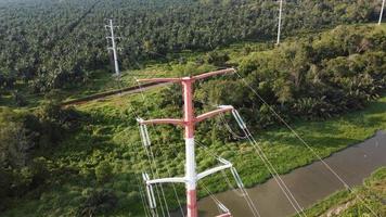 Electric cable of red white tower video